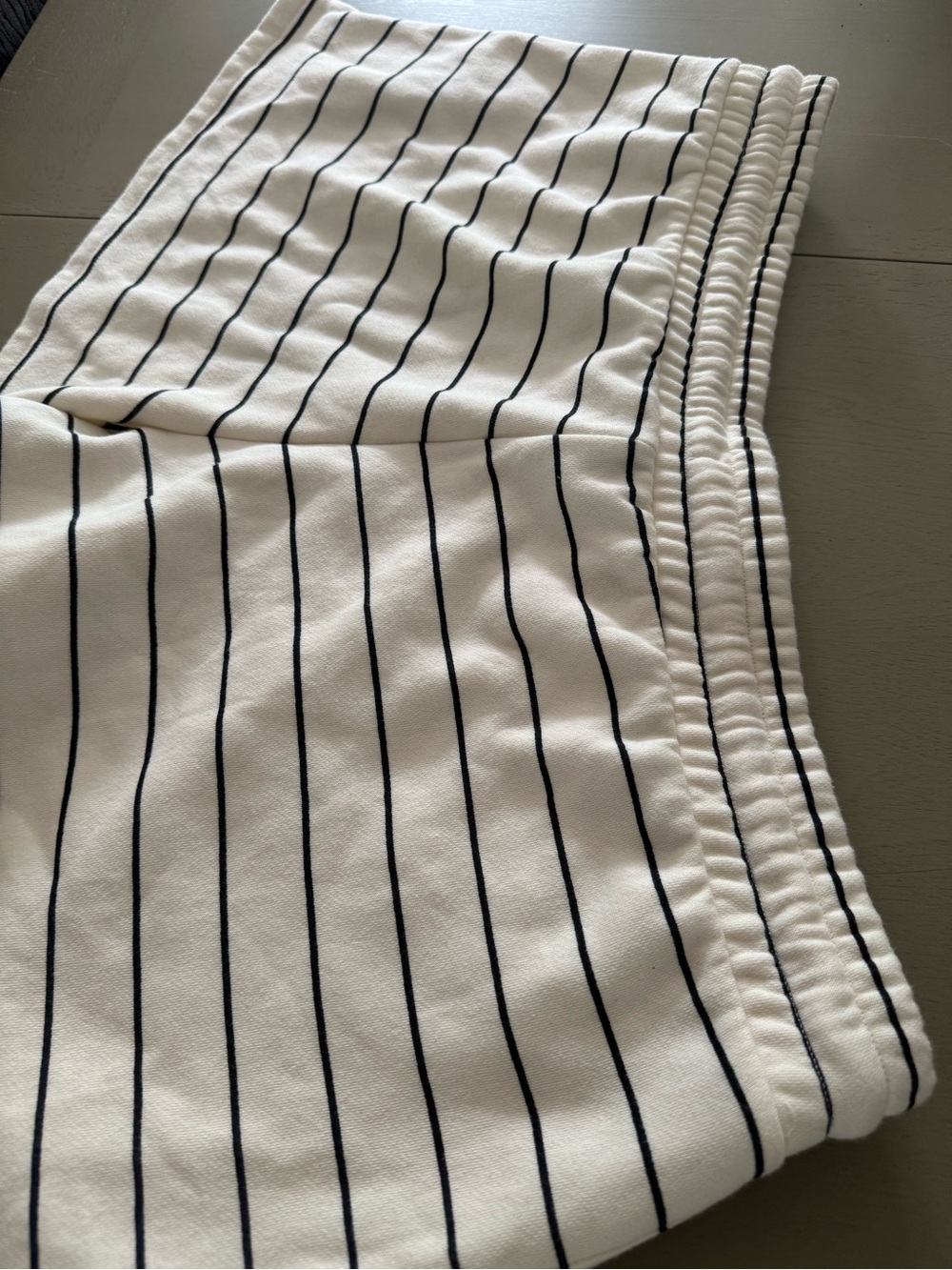 Universal Thread White Striped Mid Rise Fleece Drawstring Shorts - Picture 6 of 7